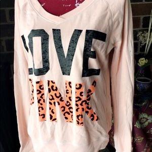 Medium woman’s pink sweater 👛👚